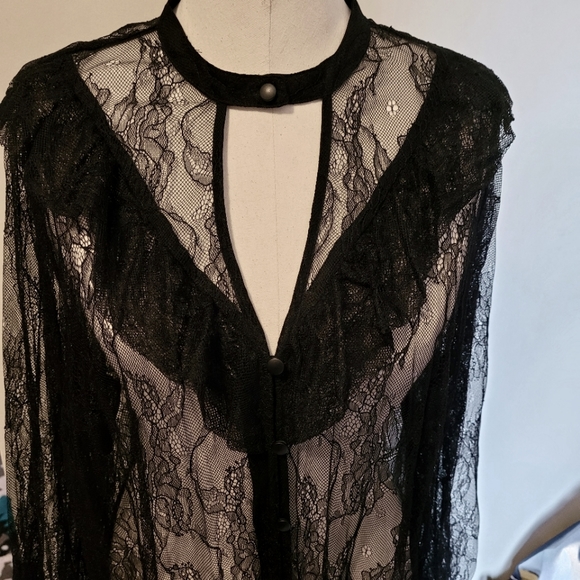 Michel studio black floral lace blouse size 18 plus size - Picture 2 of 5